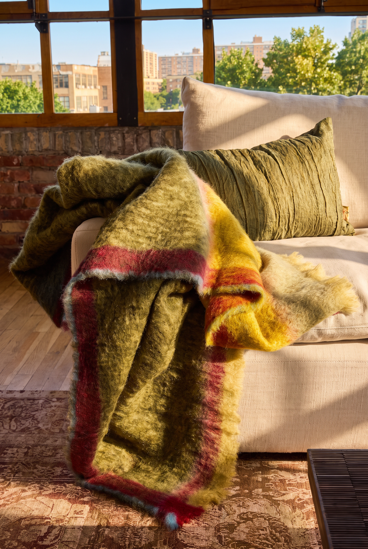 Pillows & Throws