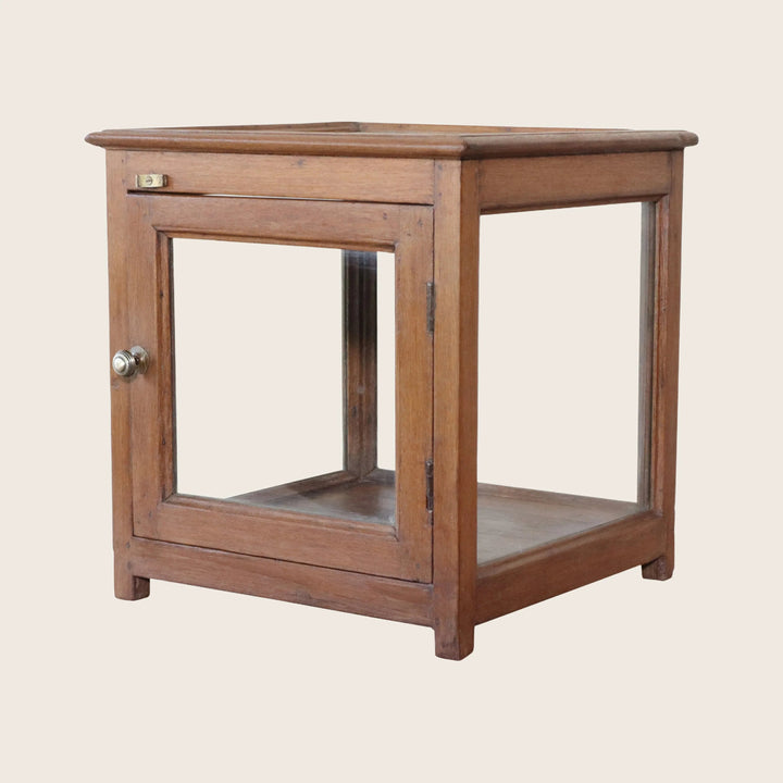 Vintage Wood Showcase