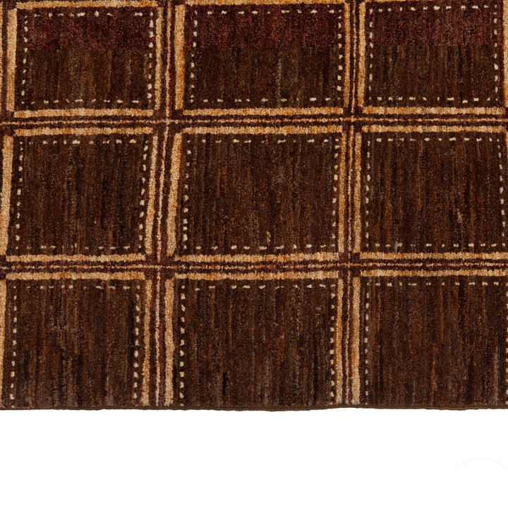 Brown Traditional Wool Rug - 7'10" x 9'3" Default Title