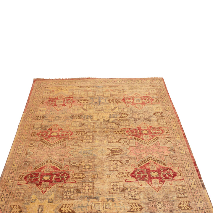 Beige Zameen Traditional Wool Rug - 5'9" x 8'4"