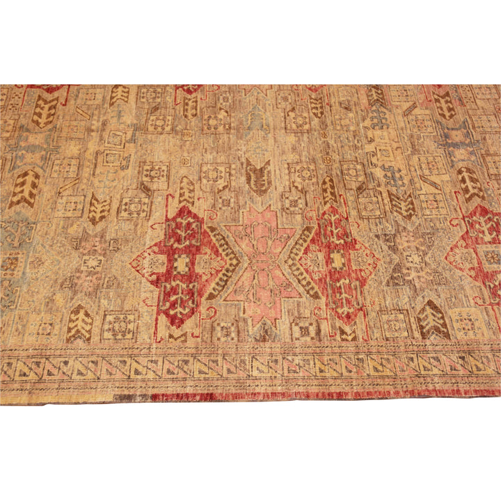 Beige Zameen Traditional Wool Rug - 5'9" x 8'4"