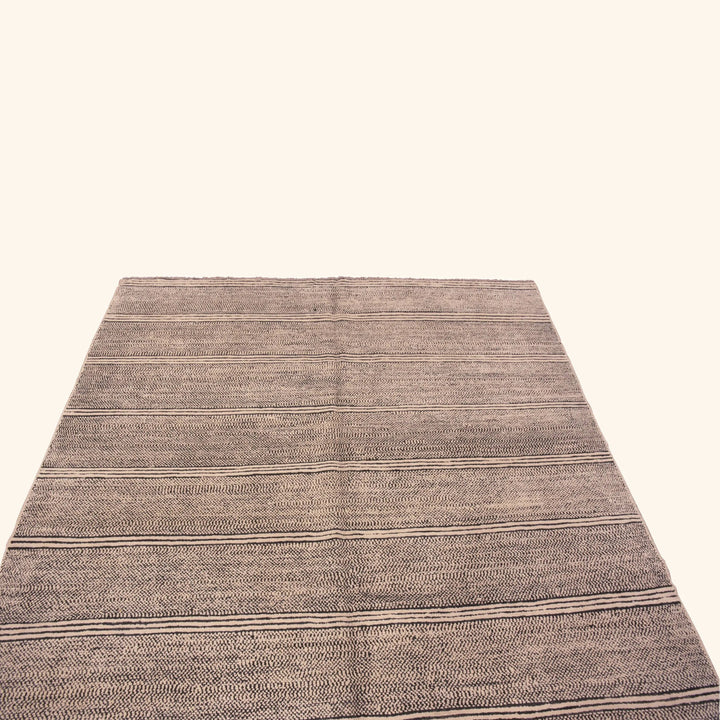 Natural Zameen Contemporary Wool Rug - 6'5" x 9'1"