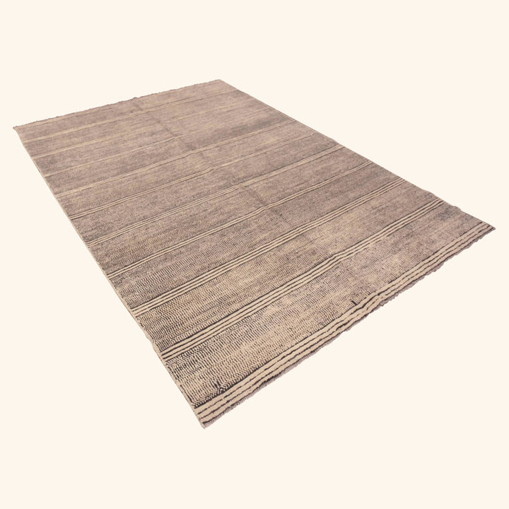 Natural Zameen Contemporary Wool Rug - 6'5" x 9'1"