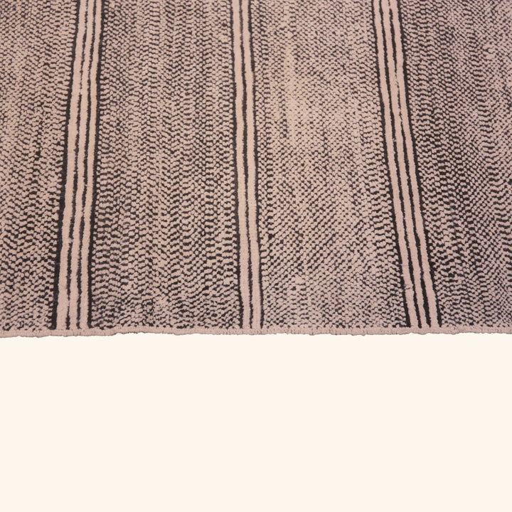Natural Zameen Contemporary Wool Rug - 6'5" x 9'1"