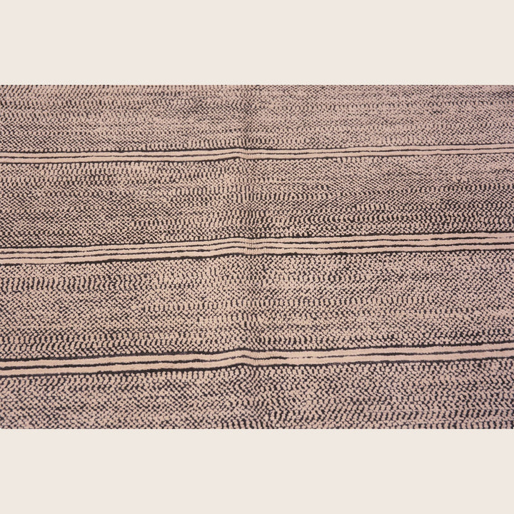 Natural Zameen Contemporary Wool Rug - 6'5" x 9'1"