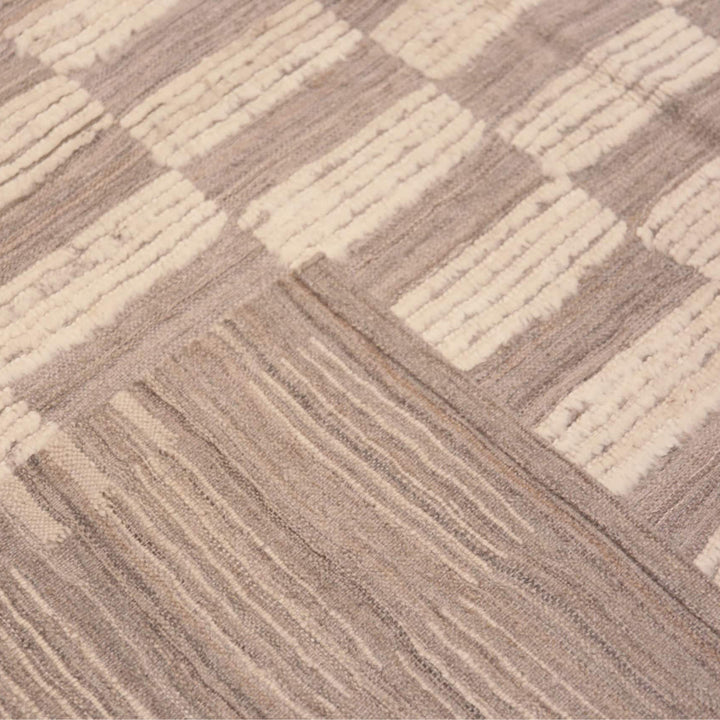 Natural Zameen Contemporary Wool Rug - 6'6" x 9'6"