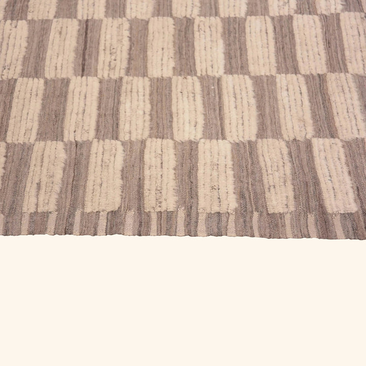 Natural Zameen Contemporary Wool Rug - 6'6" x 9'6"