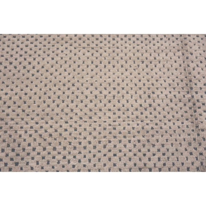 Natural Zameen Contemporary Wool Rug - 6'4" x 9'3"