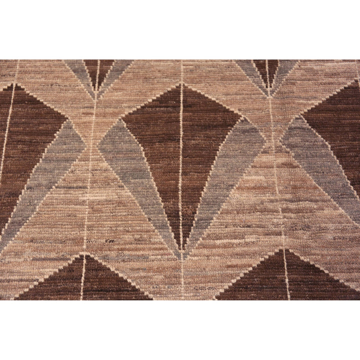 Brown Zameen Contemporary Wool Rug - 6'7" x 9'