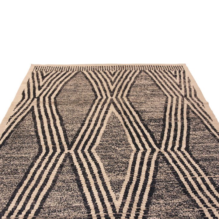 Black Zameen Traditional Wool Rug - 7'3" x 9'10"