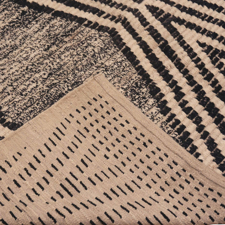 Black Zameen Traditional Wool Rug - 7'3" x 9'10"