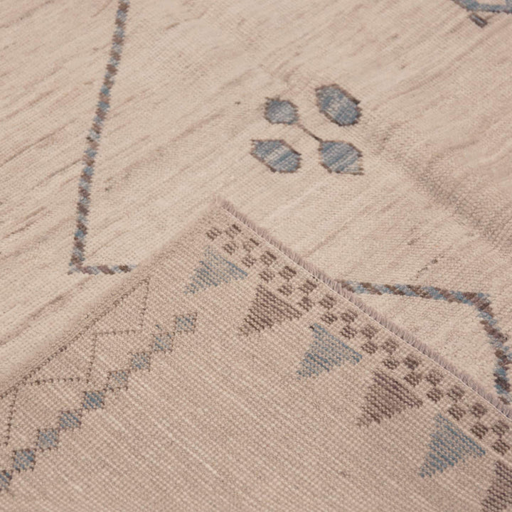 Ivory Zameen Traditional Wool Rug - 8'5" x 9'8"