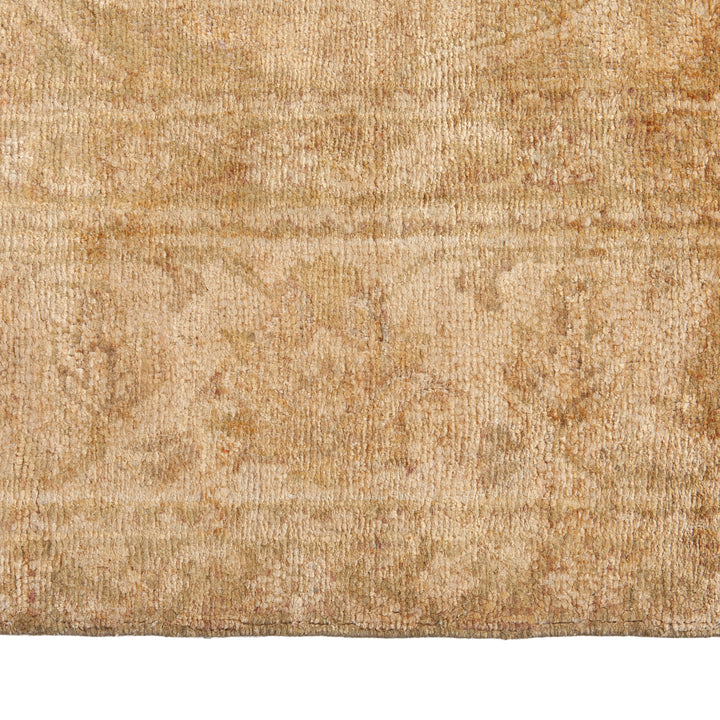 Beige Traditional Wool Rug - 7'9" x 21'1"