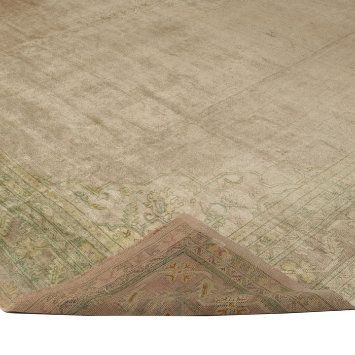 Ivory Vintage Traditional Wool Rug - 14'6" x 15'5"