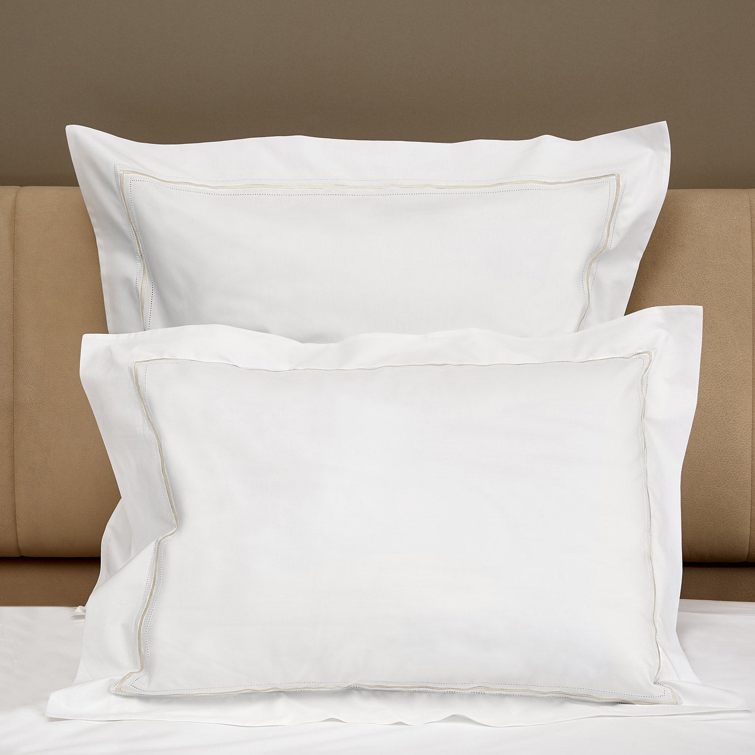 Gramercy Duvet & Shams, White/Ivory Pillow Sham / Standard