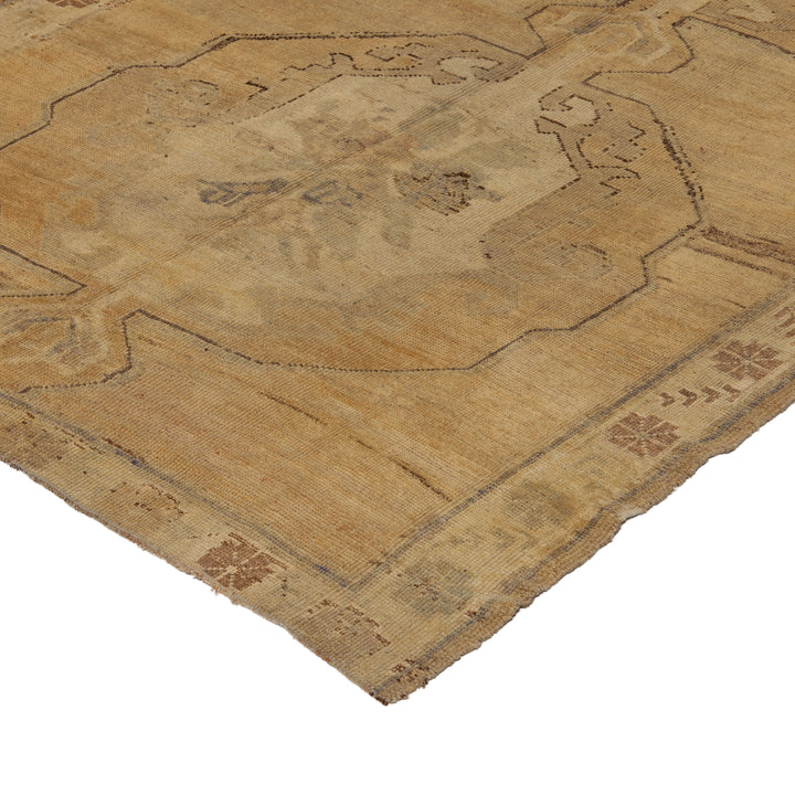 Beige Traditional Wool Rug - 5' x 11'1"