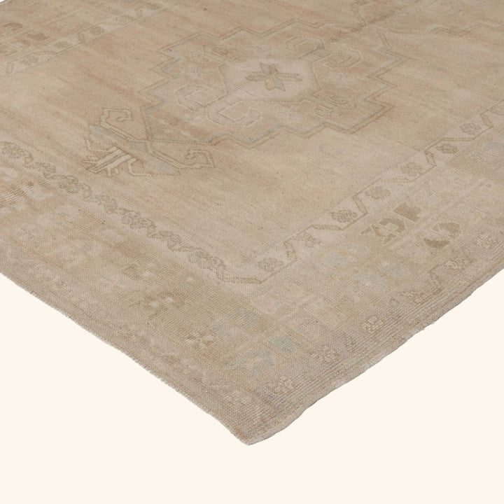 Beige Vintage Traditional Anatolian Wool Rug - 5" x 10'7"