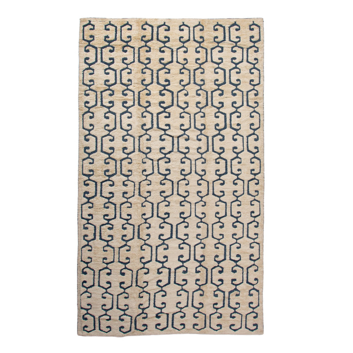 White Transitional Wool Rug - 4'3" x 7'11"