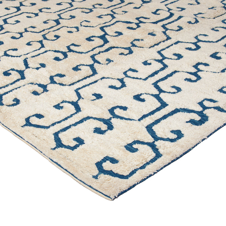 White Transitional Wool Rug - 4'3" x 7'11"