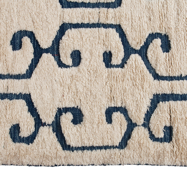 White Transitional Wool Rug - 4'3" x 7'11"