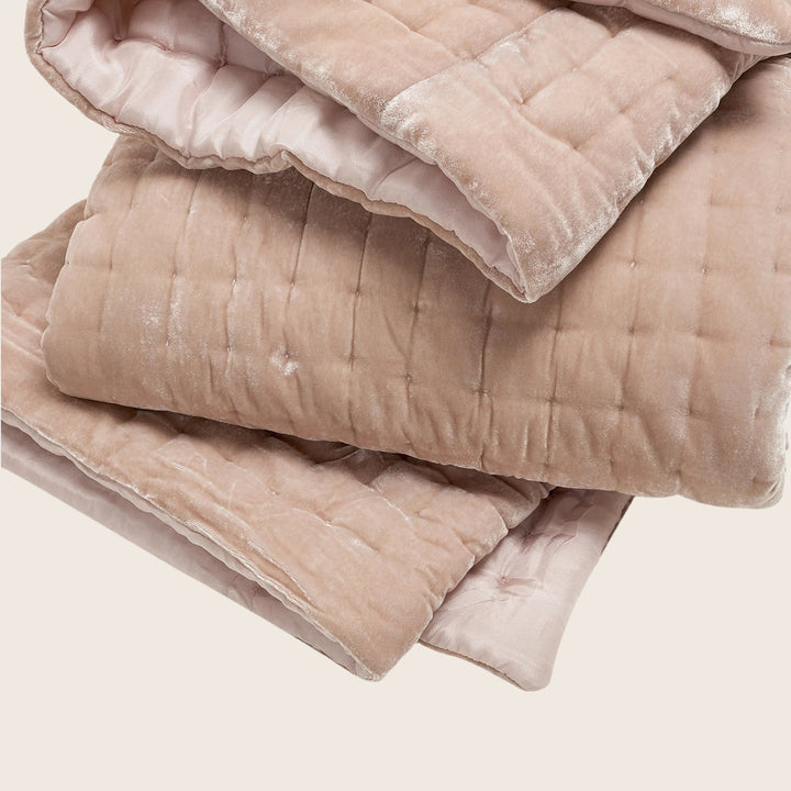 Luminous Velvet Throw Fawn