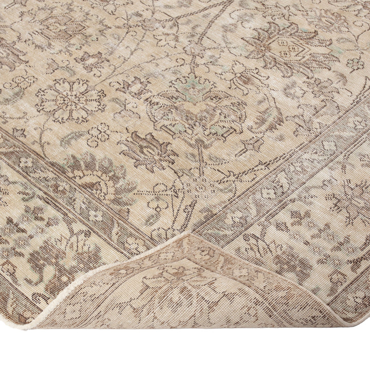 Traditional Wool Rug - 9 x 11'9"