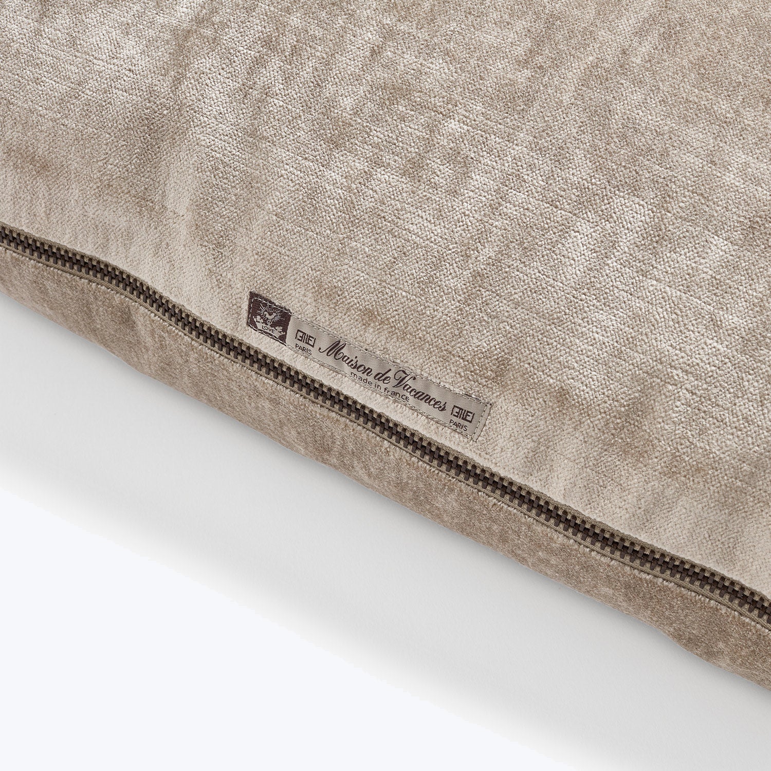 Royal Velvet Pillow Cement / 16" x 24"