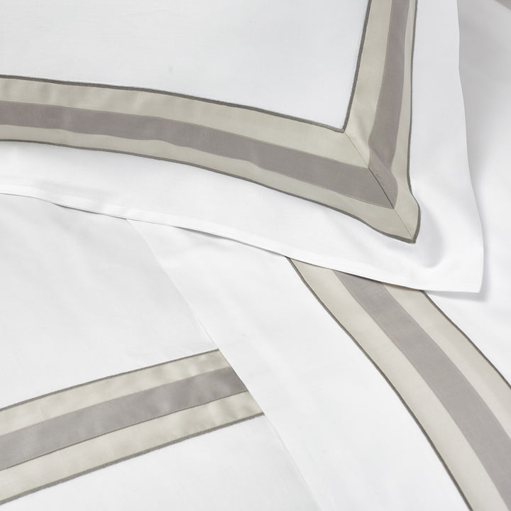 Dimora Sheets & Pillowcases, White/Khaki Flat Sheet / King