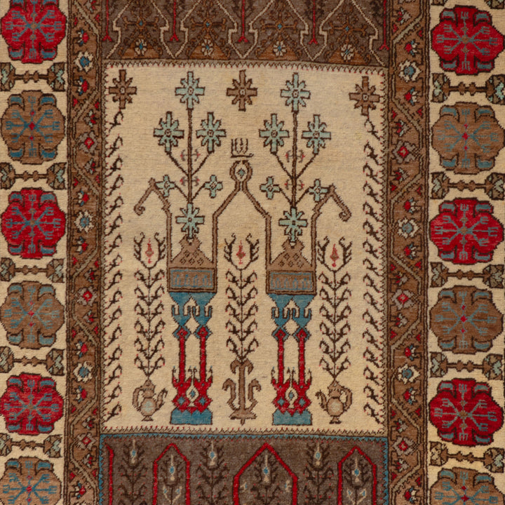 Vintage Traditional Wool Rug - 3'1" x 6'
