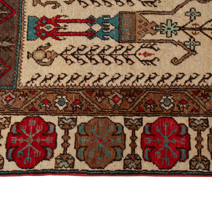 Vintage Traditional Wool Rug - 3'1" x 6'
