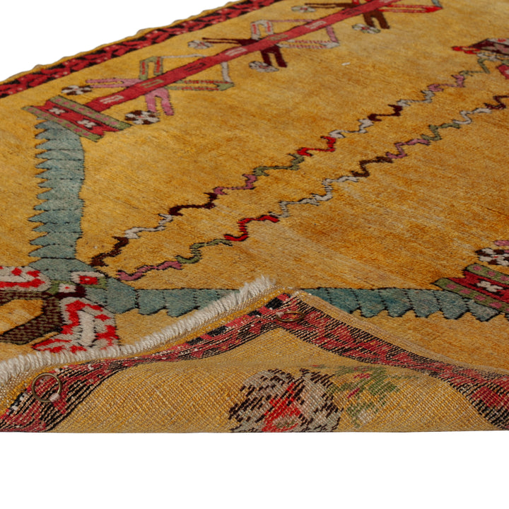 Yellow Vintage Traditional Wool Rug - 3'2" x 5'4"