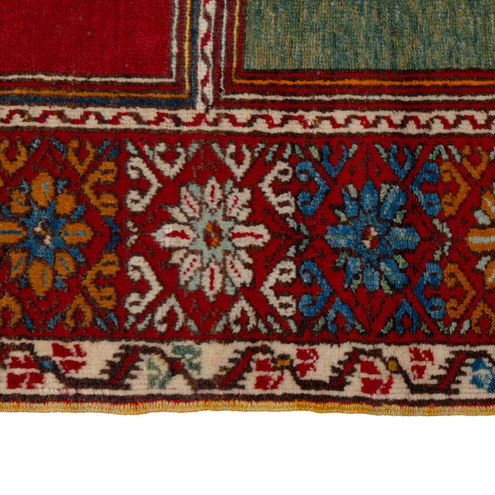 Vintage Traditional Wool Persian Rug - 3'6" x 5'