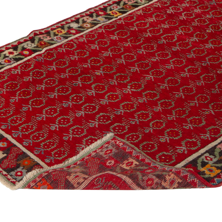 Red Vintage Traditional Wool Rug - 3'3" x 4'7"