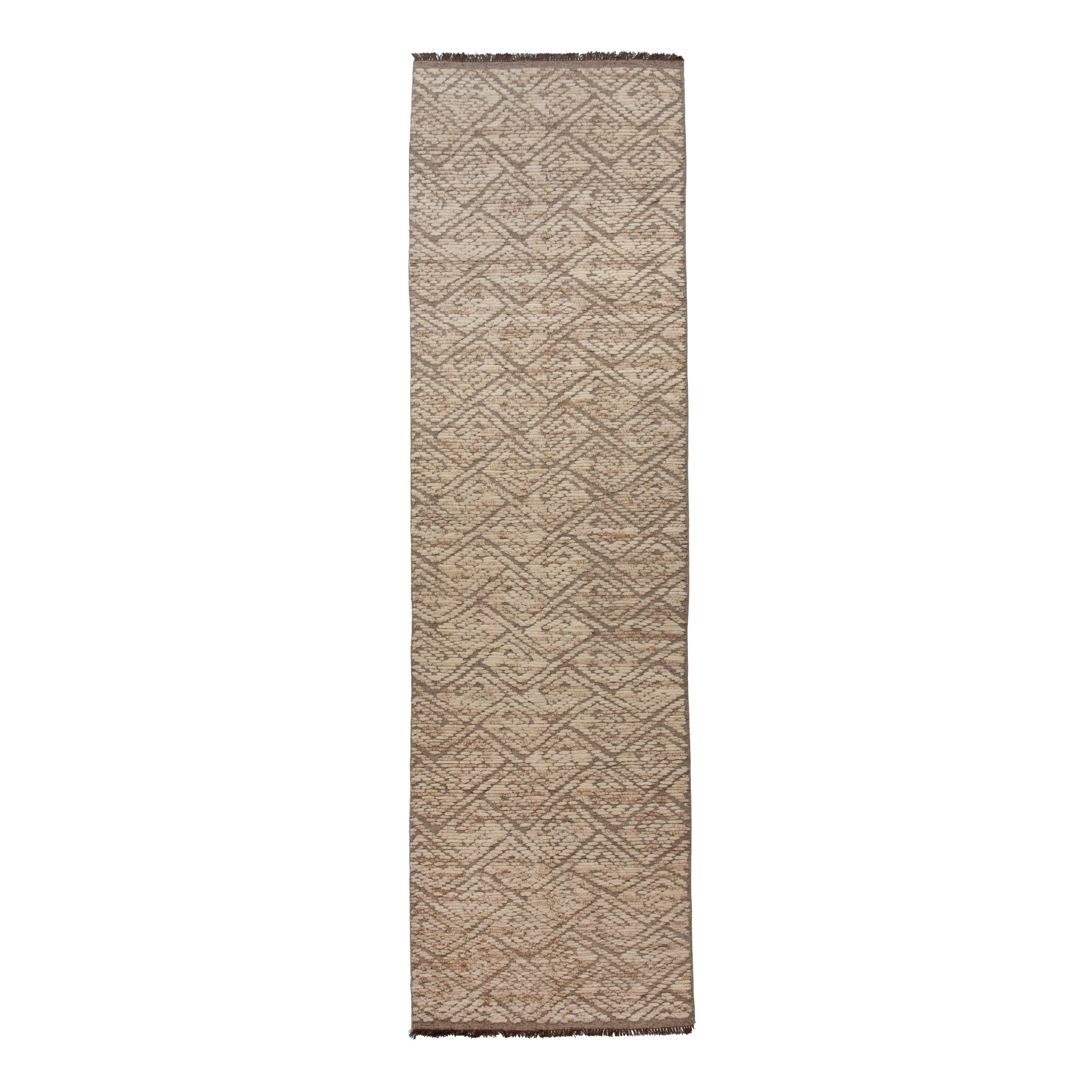 Beige Transitional Wool Rug - 5' x 18'