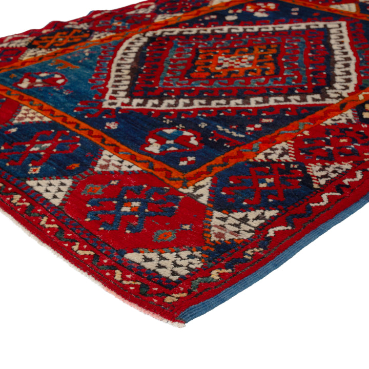 Vintage Traditional Wool Rug - 4' x 5'2"