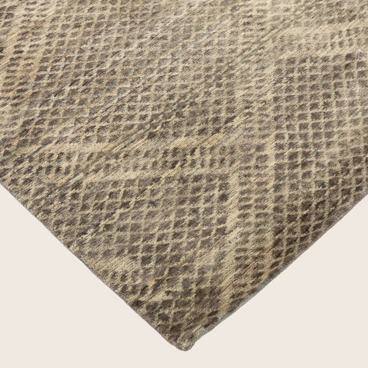 Transitional Silk/Wool Rug - 02'10" x 09'06"