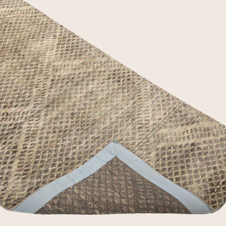 Transitional Silk/Wool Rug - 02'10" x 09'06"