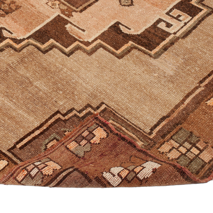 Beige Vintage Traditional Wool Rug - 6'11" x 11'11"