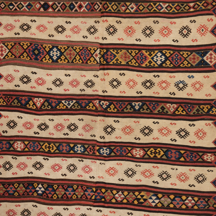 Wool Kilim - 4'08" x 06'01"