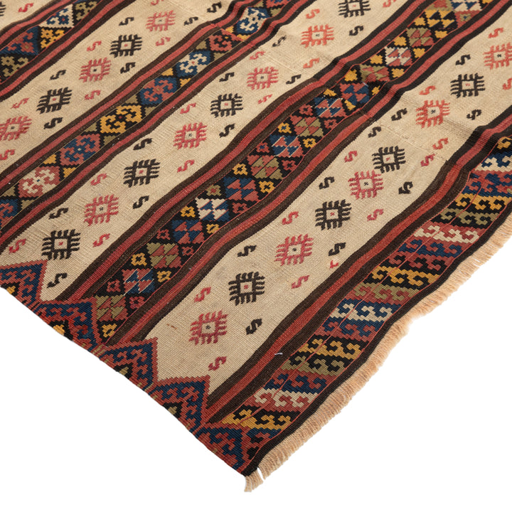 Wool Kilim - 4'08" x 06'01"