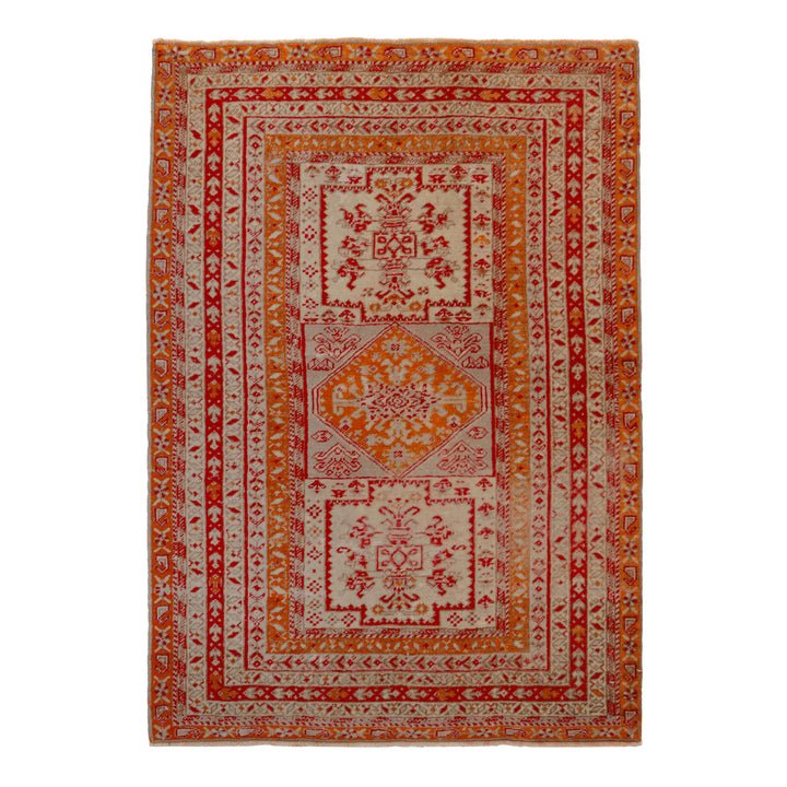 Vintage Traditional Wool Rug - 3'6" x 5'1"