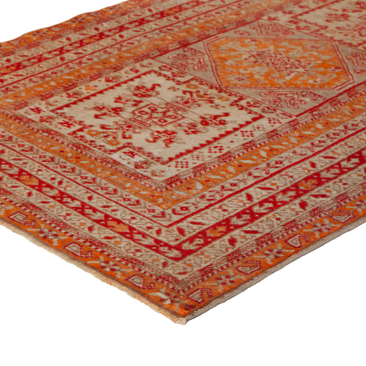 Vintage Traditional Wool Rug - 3'6" x 5'1"