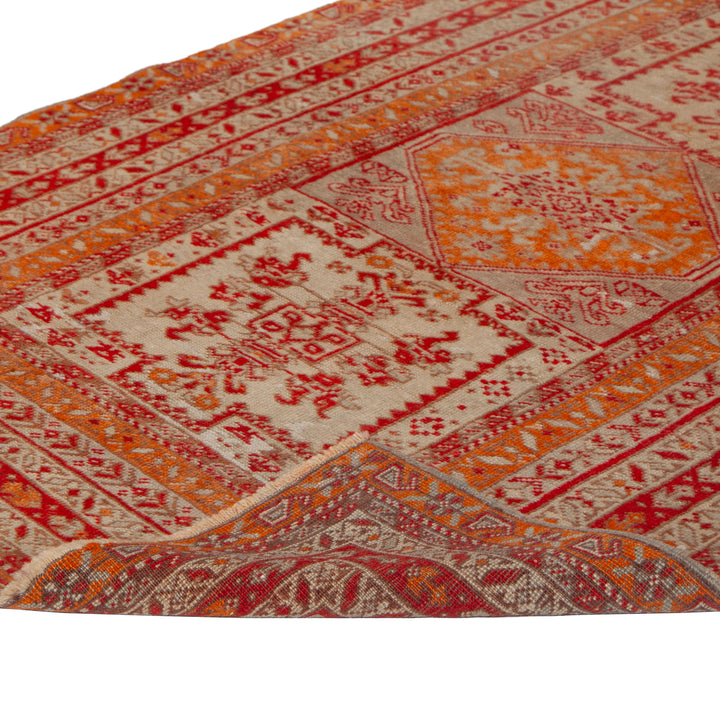 Vintage Traditional Wool Rug - 3'6" x 5'1"