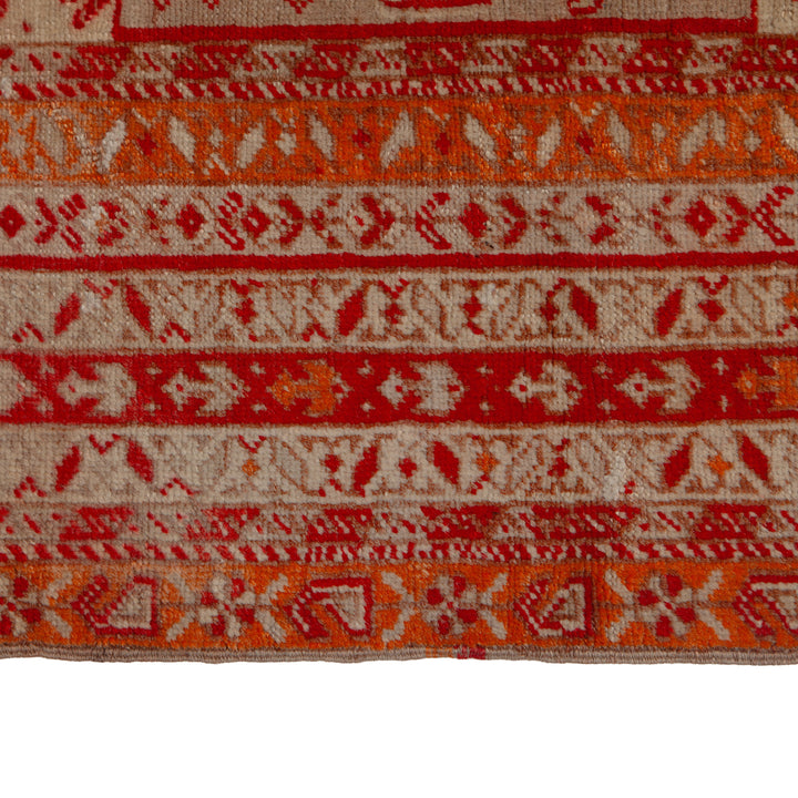 Vintage Traditional Wool Rug - 3'6" x 5'1"