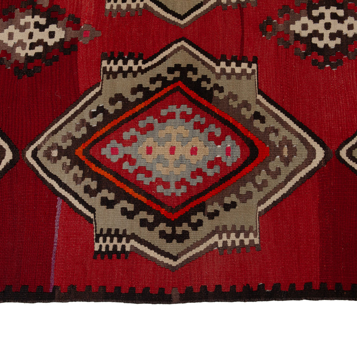 Vintage Traditional Turksih Wool Rug - 5'7" x 10'