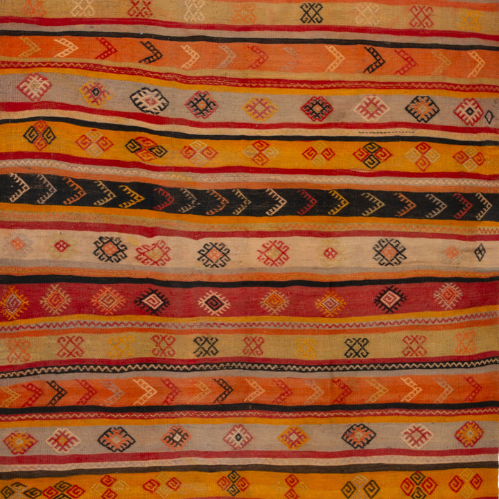 Vintage Wool Kilim Rug - 6'5" x 11'2"