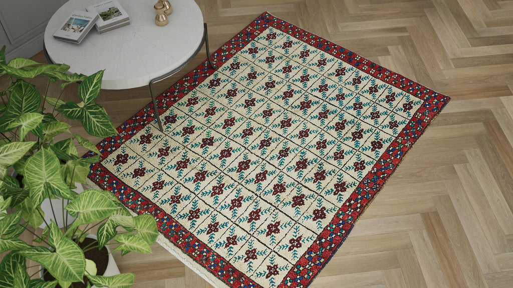 Ivory and Red Vintage Traditional Wool Rug - 5'3" x 6'7"