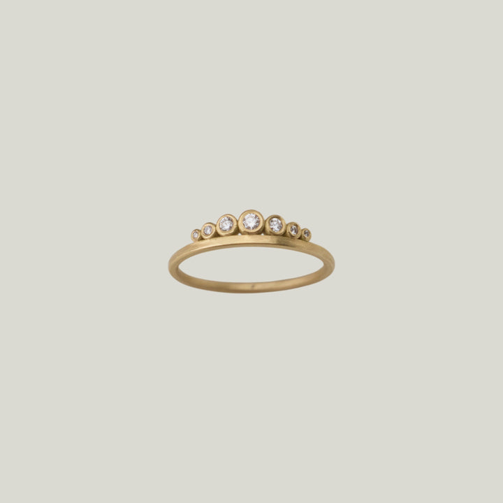 18K Yellow Gold White Diamonds Side Swell Band