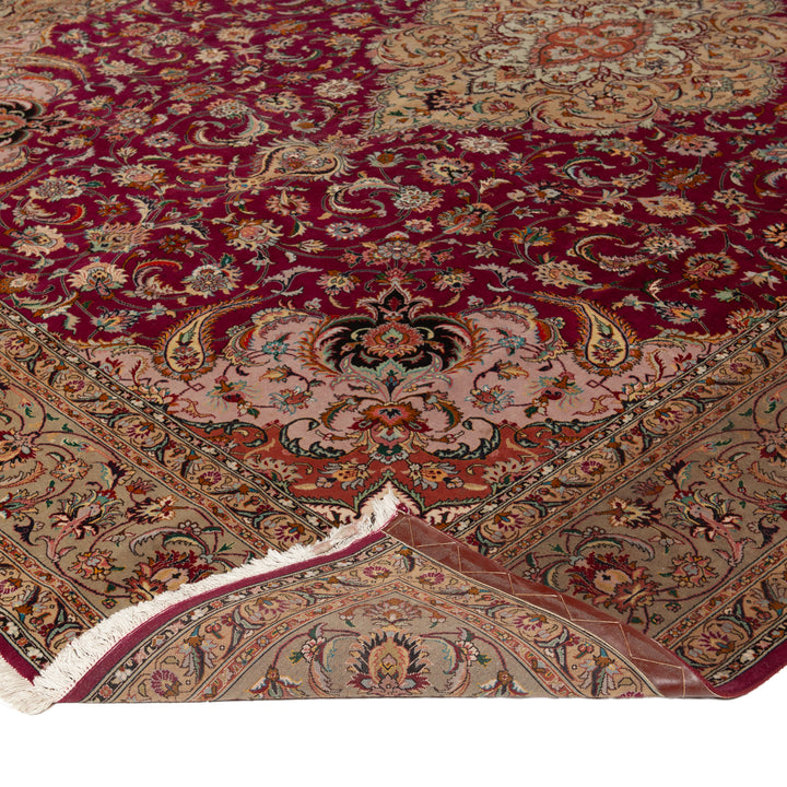 Vintage Traditional Wool Rug - 8'4" x 11'9"