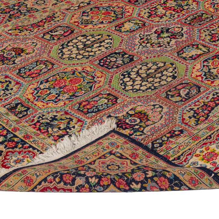 Red Traditional Wool Rug - 6' x 10'